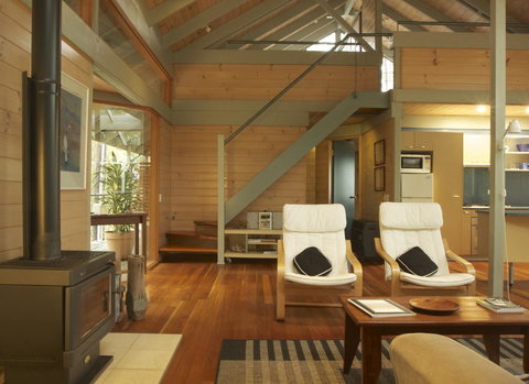 Bombah Point Eco Cottages - Getaway Accommodation 2