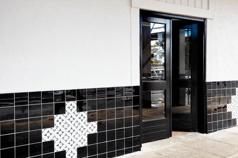 The Royal Hotel, Drouin - Getaway Accommodation 3