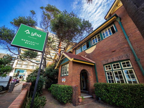 YHA Newcastle Beach - Getaway Accommodation 0