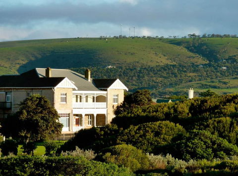 YHA Port Elliot Beach House - Getaway Accommodation 0