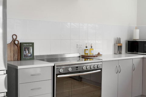 YARLU By Silver Sands - Getaway Accommodation 3