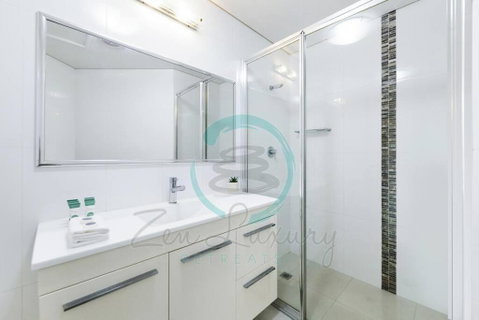 Zen On Stuart: 3-BR Penthouse Pad + Pool + BBQ - Getaway Accommodation 2