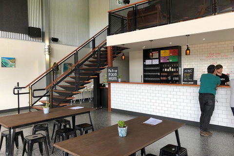 Beer, Wine And Gin (The Ultimate Tastings.) - Getaway Accommodation 2
