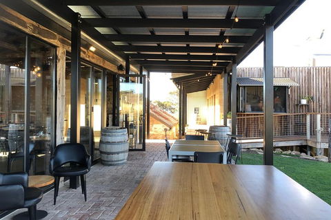 Beer, Wine And Gin (The Ultimate Tastings.) - Getaway Accommodation 4