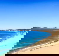 Kayak with Dolphins and 4WD Great Beach Drive Day Trip from Noosa - Getaway Accommodation