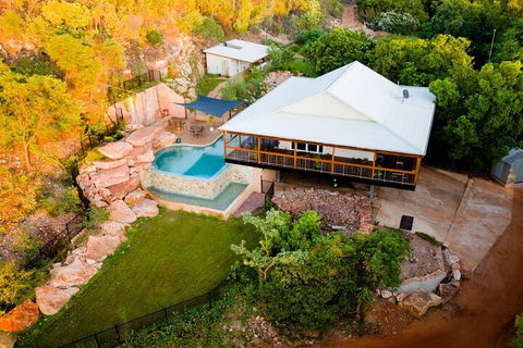 Giant Tides Tour - Cygnet Bay Pearl Farm - Getaway Accommodation 5