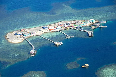 Abrolhos Islands Fixed-Wing Scenic Flight - Getaway Accommodation 3