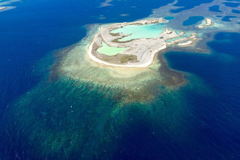 Abrolhos Islands Fixed-Wing Scenic Flight - Getaway Accommodation 4