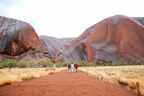 2-Day Uluru (Ayers Rock) And Kata Tjuta Trip From Alice Springs - Getaway Accommodation 1