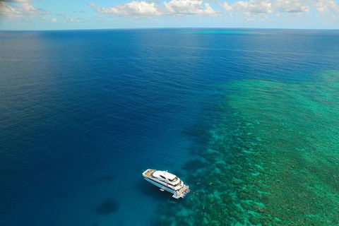 Great Barrier Reef Snorkeling And Diving Cruise From Cairns - Getaway Accommodation 4